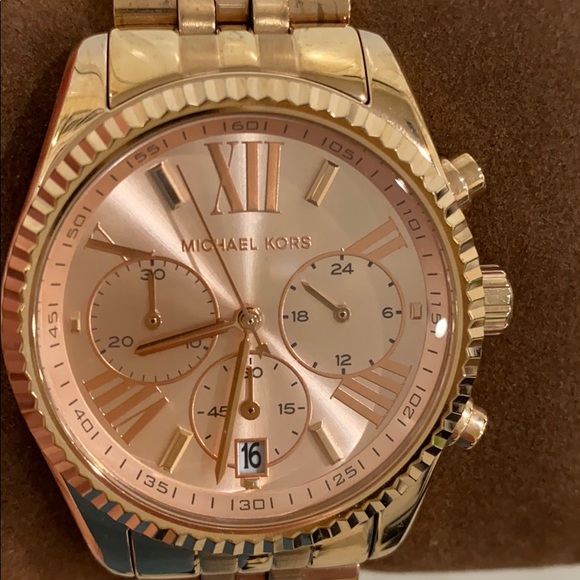 Rose gold Michael Kors watch - Picture 4 of 4